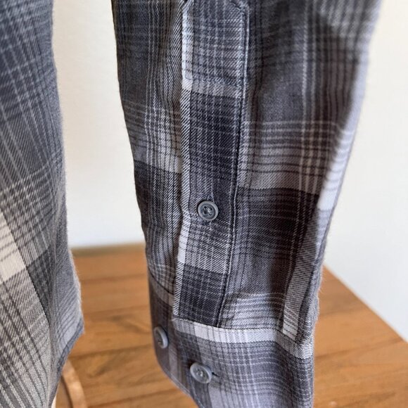 NWT Travis Mathew Lightweight Gray Plaid Long Sleeve Shirt - Size XL - Picture 6 of 7